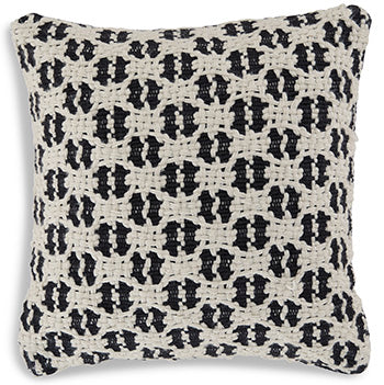 Bealer Pillow (Set of 4)