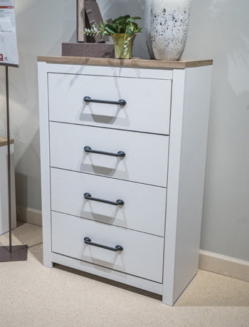 Linnocreek Chest of Drawers
